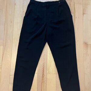 black elastic waist and ankles trousers